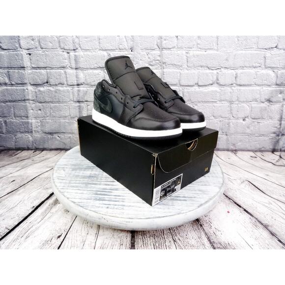 Air Jordan Low SE Black Elephant Off Noir/Black-White-Black